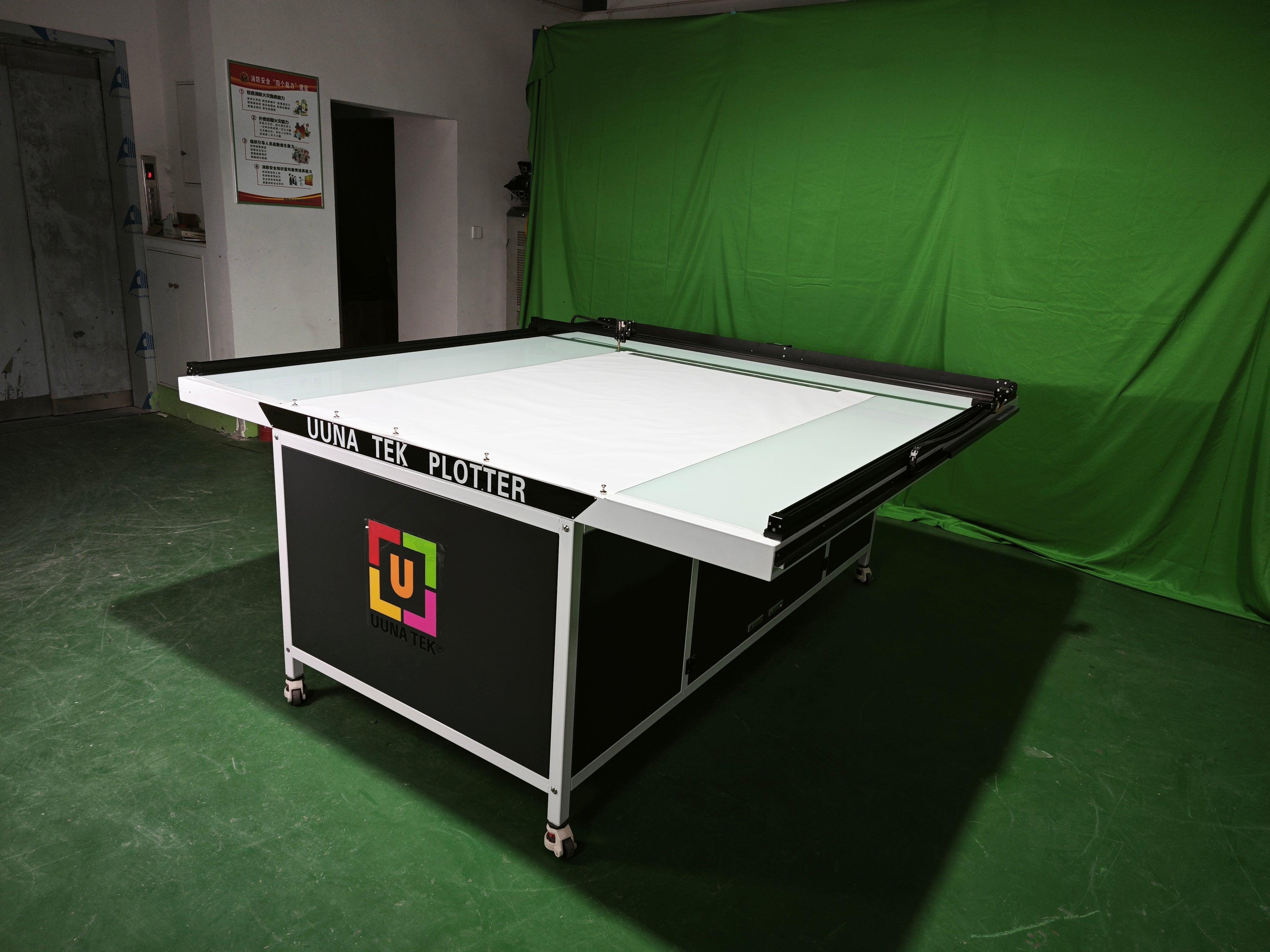 UUNA TEK 3.0 - 2X1.25M/2X2M/2X4Mサイズ 事前組立済み高級オールインワンペンプロッタードローイングロボット・描画機械